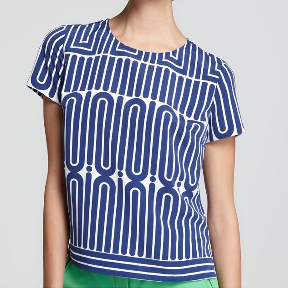 Trina Turk Maricruz Geometric Printed Short Sleeve Top Size 2 in Blue & White 2